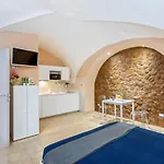 Guesthost - Cerami Flat Apartment